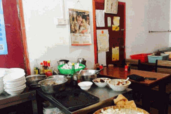 老阿妈妮馄饨店加盟