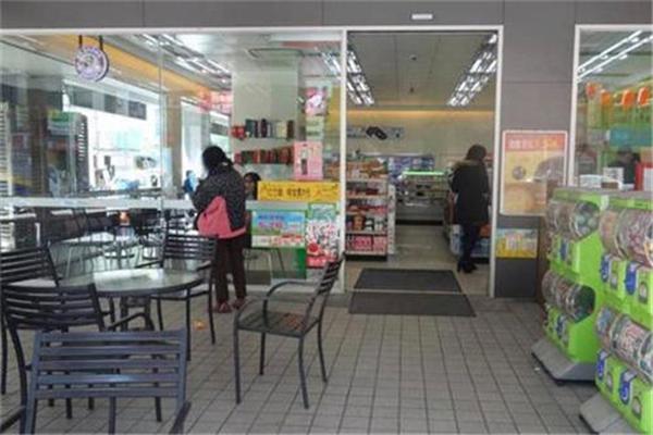 Family52便利店