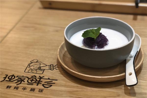 独家鲜言牛腩饭加盟