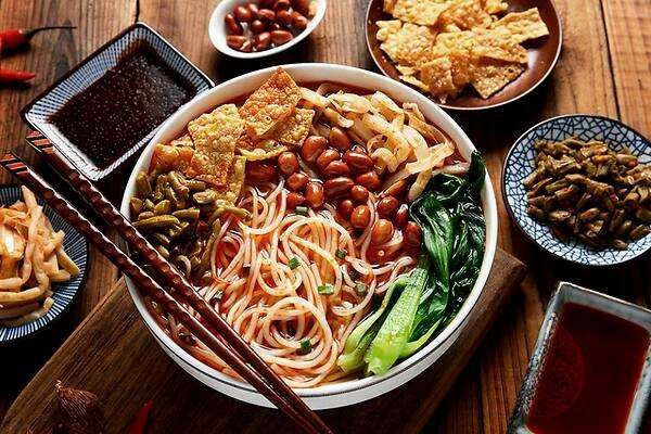 龙柒螺蛳粉怎么样，加盟赚钱吗?