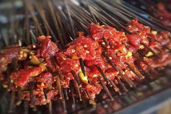 签斤小姐牛肉串串