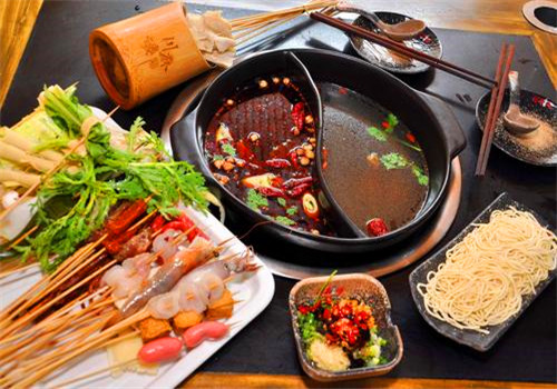 八品红舌麻辣烫