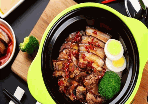谷色天湘煲仔饭