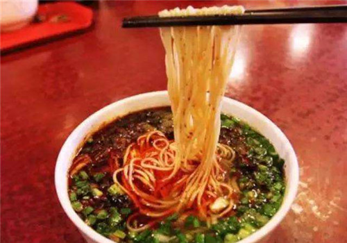 汤鲜笙精致牛肉面