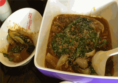 探巷子小面冒菜