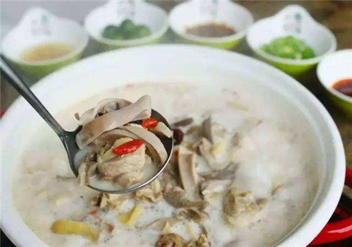 嘴嘴旺猪肚鸡汤饭