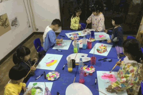 艺伽少儿美术加盟