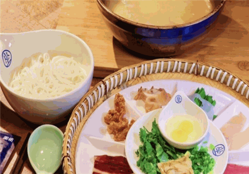 上坐传统过桥米线