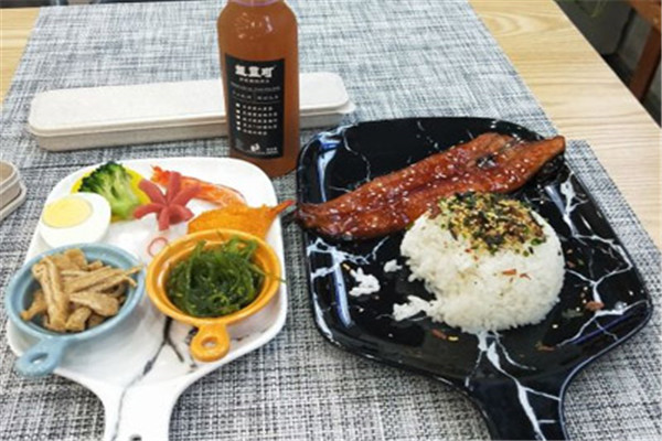 饭丰町和风便当