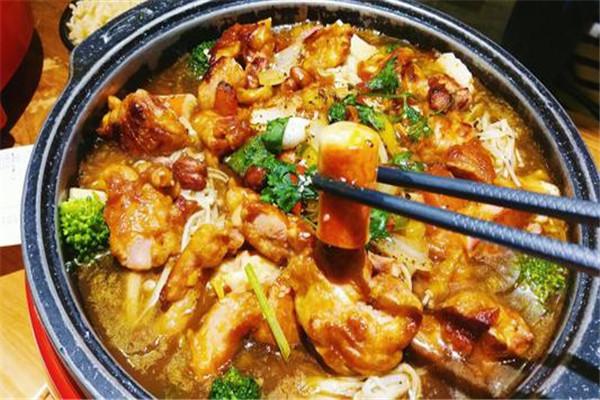 吉吉向上炭烤鸡肉煲