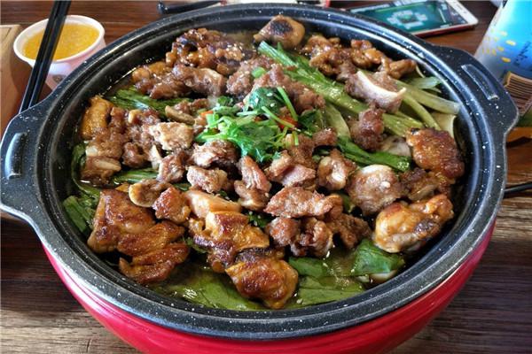 吉吉向上炭烤鸡肉煲