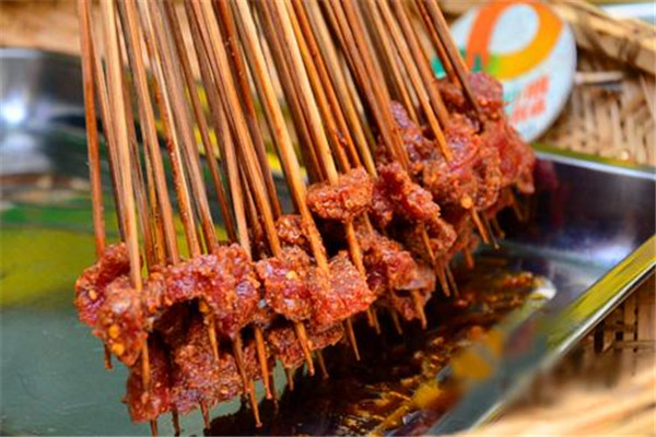 鸿运串串