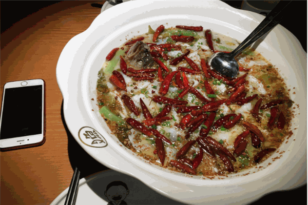 桃花渔季酸菜鱼
