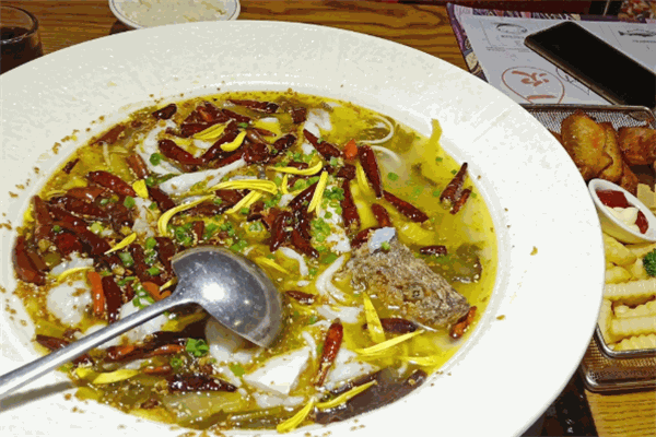 乐潮儿酸菜鱼捞饭