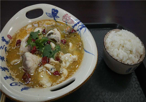 二乖酸菜鱼米饭