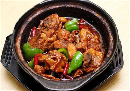 泉城印象黄焖鸡米饭