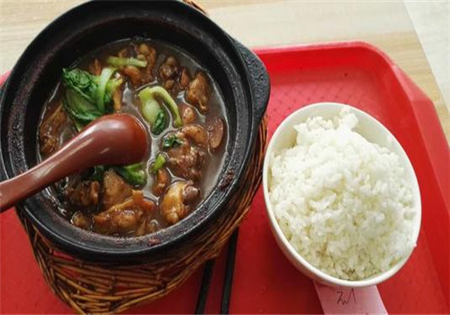 七十二番黄焖鸡米饭