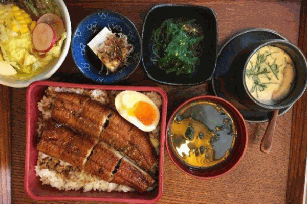 梅子日本料理产品 门店图片
