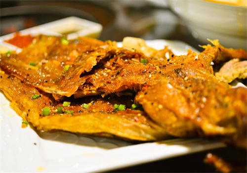 撸串猫无骨鱼米饭