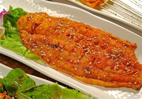 撸串猫无骨鱼米饭