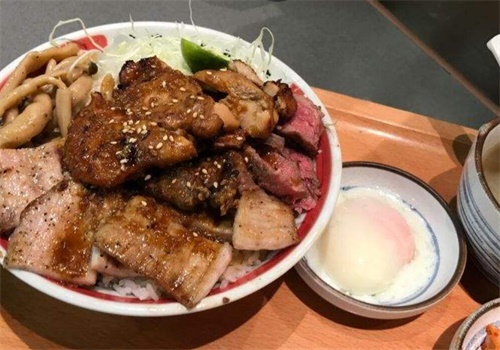 火隐烧肉丼饭
