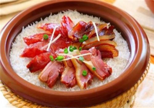 五香嘴煲仔饭