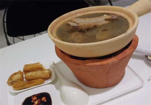 肥豚肉骨茶加盟怎么样?核心竞争力强,减轻投资压力和风险