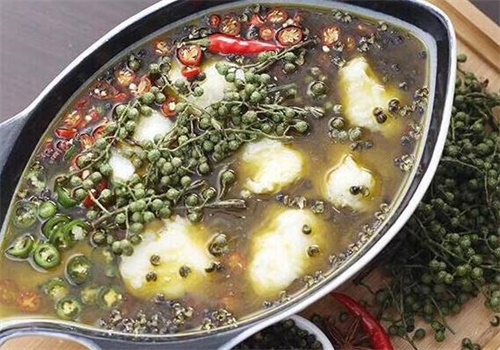 撒椒鱼米饭