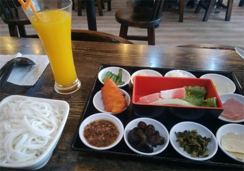 云之南过桥米线