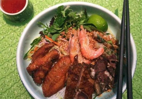 牛檬王越食堂