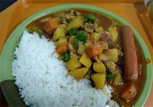 辛小牛焖汁牛肉饭