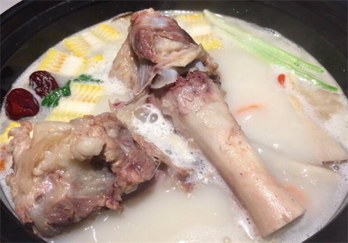 拾味馆砂锅骨汤