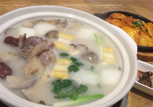 拾味馆砂锅骨汤