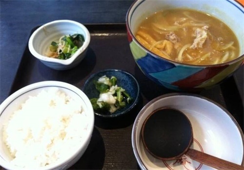 彦茗家汤渍饭