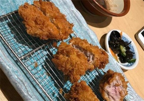 咚咖滋猪排饭