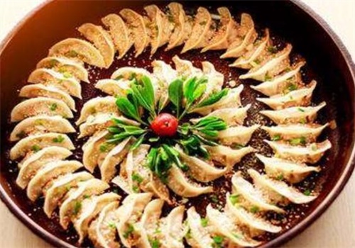 牙花香锅贴饺