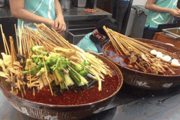 一路飘香辣嘴唇串串杯产品 门店图片
