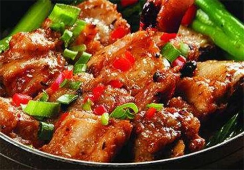 品飞翔黄焖仔排饭