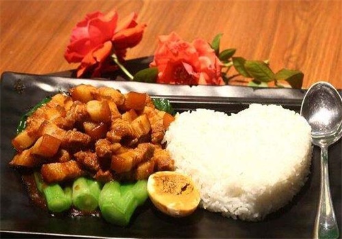 蘭公子台式卤肉饭