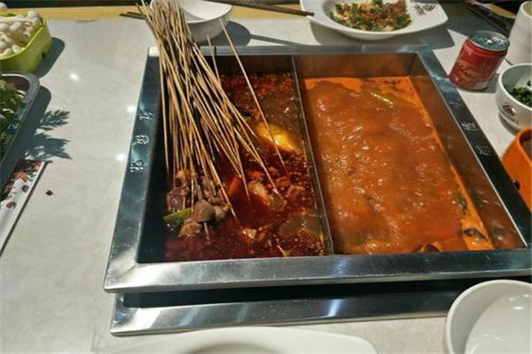 碟滋味串串香火锅加盟