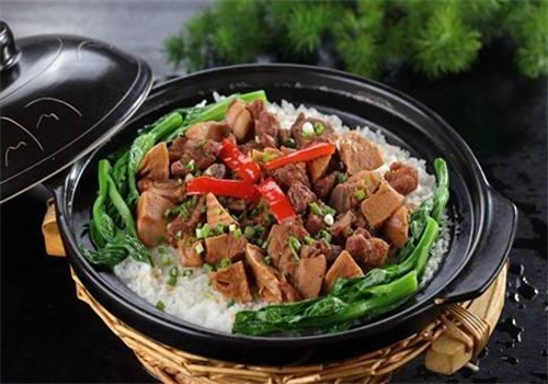特色煲仔饭