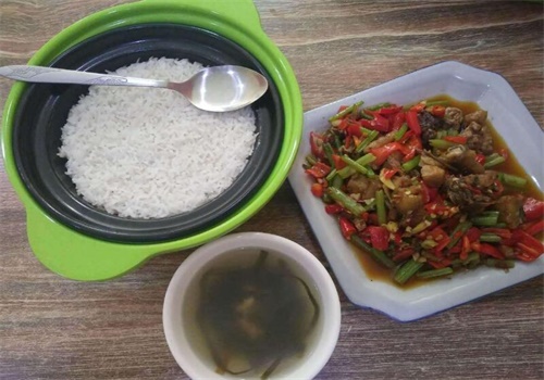 百煲香煲仔饭