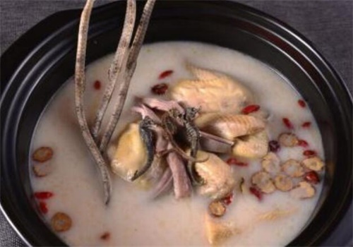 煲宫猪肚鸡