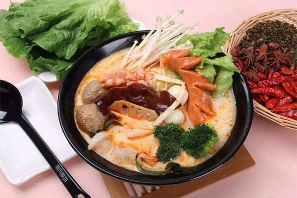 极阿婆麻辣烫产品 门店图片