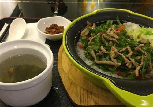 煲倾添煲仔饭