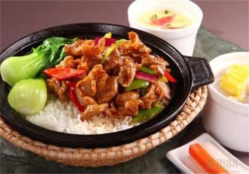 左肥肠煲仔饭