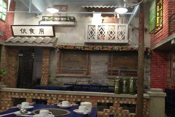 小春风麻辣烫加盟