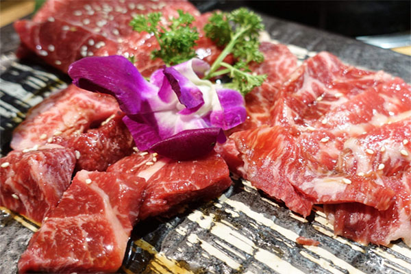 腾牛自助烤肉加盟
