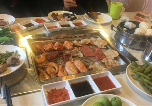 爱客得自助海鲜烤肉