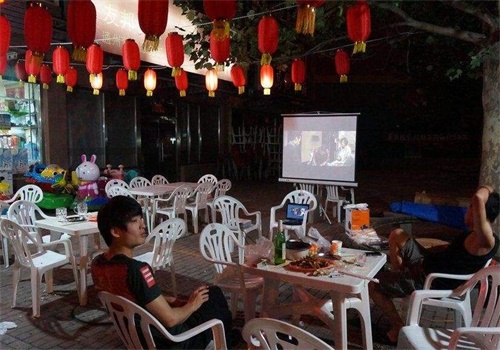 小磊龙虾排档